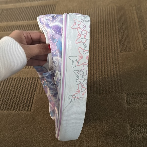 Vans - Picture 5 of 6